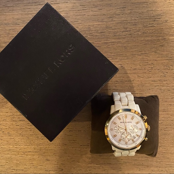 RARE! Michael Kors Off White Chronograph Watch - Picture 7 of 8